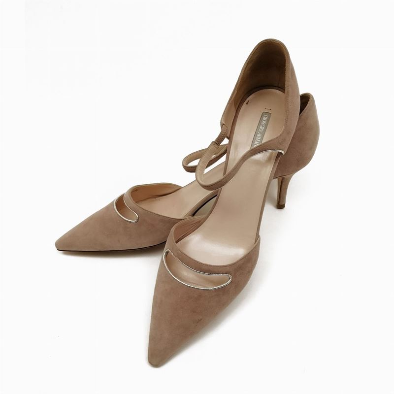 Giorgio Armani, Decollettè in suede color cipria