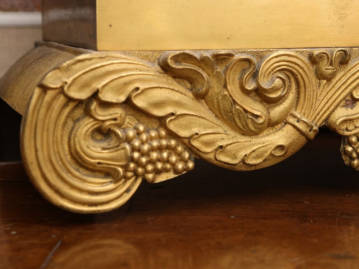 Orologio da Mensola in Bronzo Dorato e Patinato