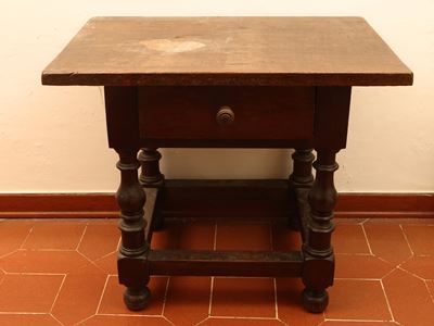 Tavolino Basso da Appoggio in Noce