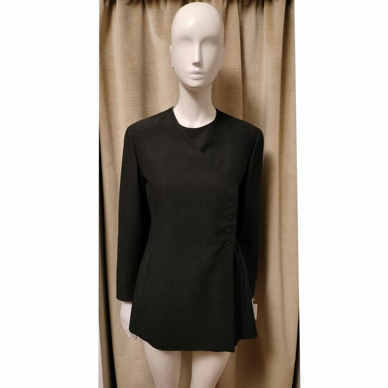 Giorgio Armani, Tailleur grigio in lana, viscosa e seta