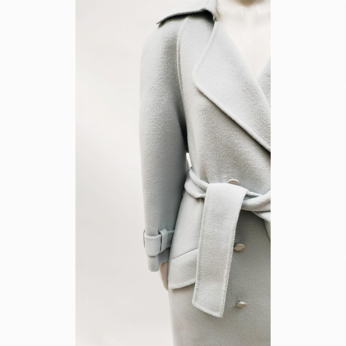 Mila Schon, Cappotto in panno di lana e angora celeste pallido