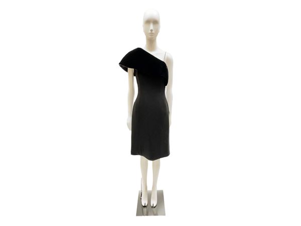 Giorgio Armani, Sheath dress in black viscose and silk fabric