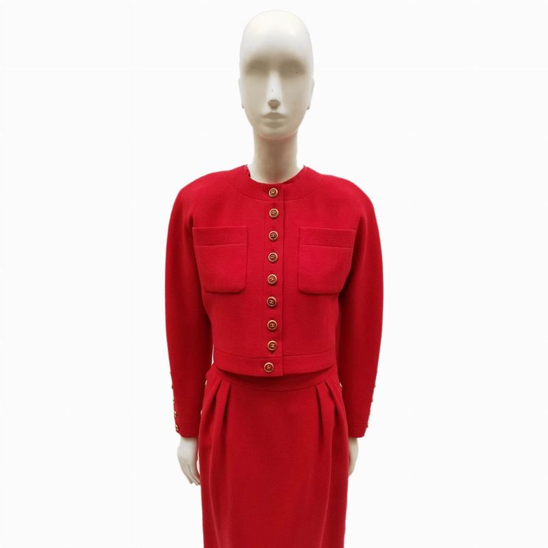 Chanel, Tailleur in tessuto di lana rosso