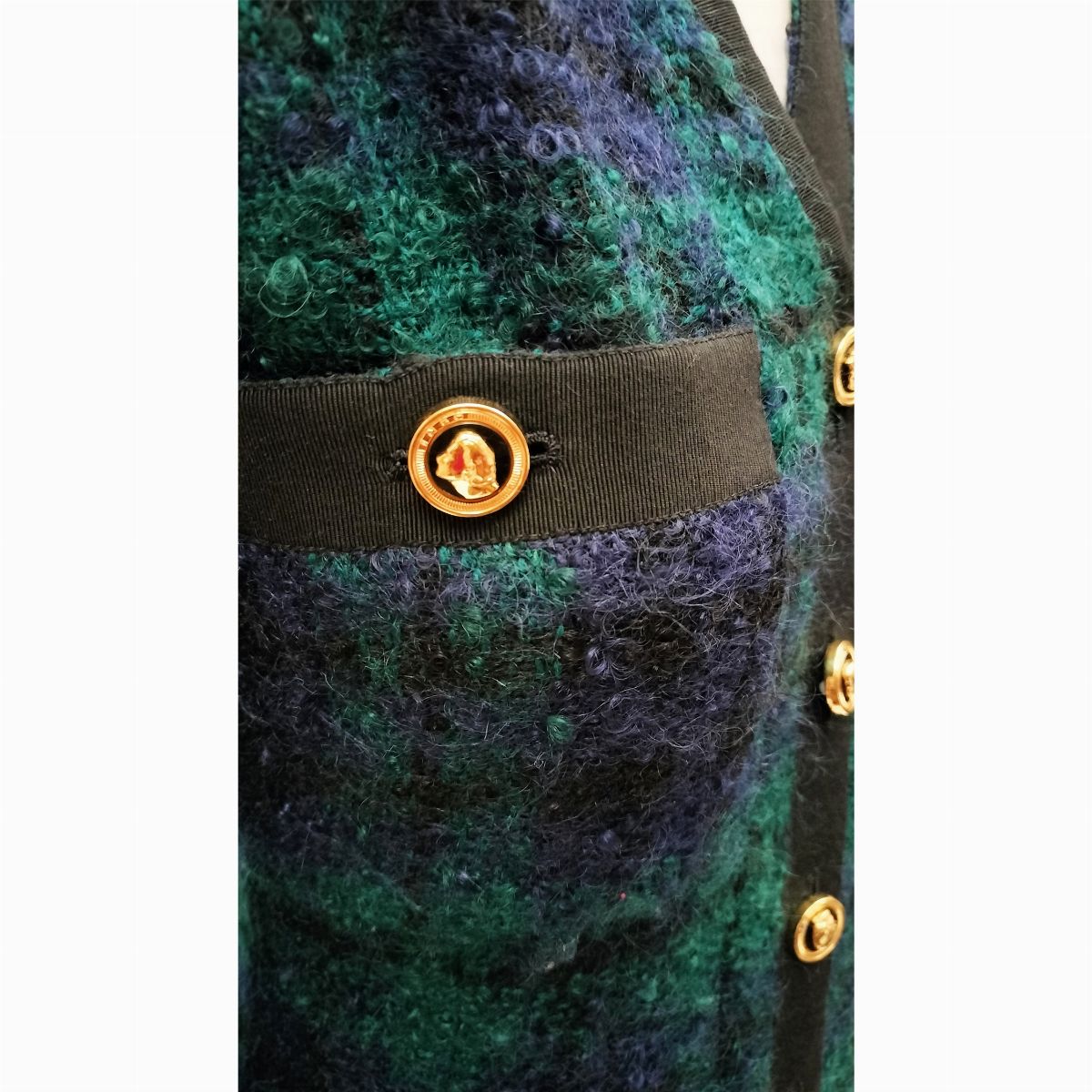 Chanel, Composé in tessuto di lana bouclè