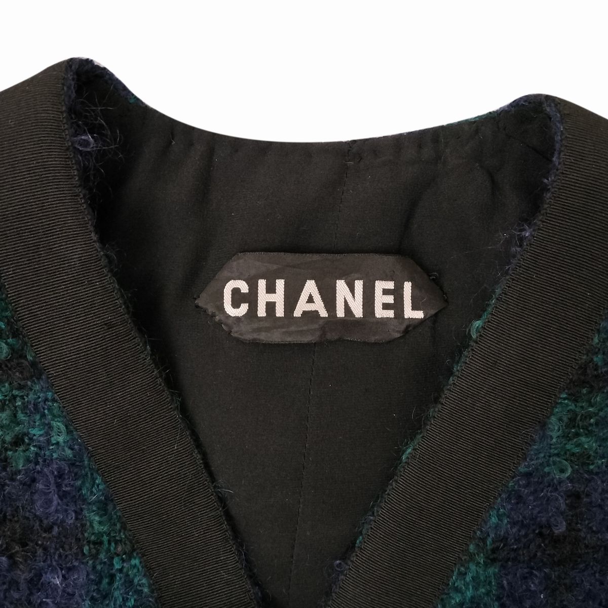 Chanel, Composé in tessuto di lana bouclè
