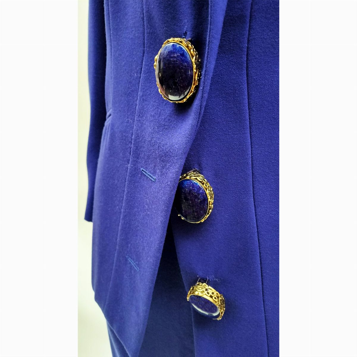 Christian Dior, Tailleur in tessuto di lana bluette