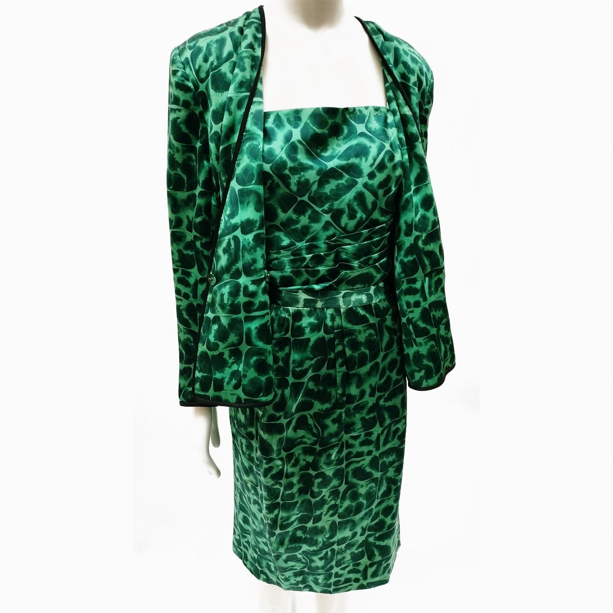 Andrea Odicini, Composé in seta verde