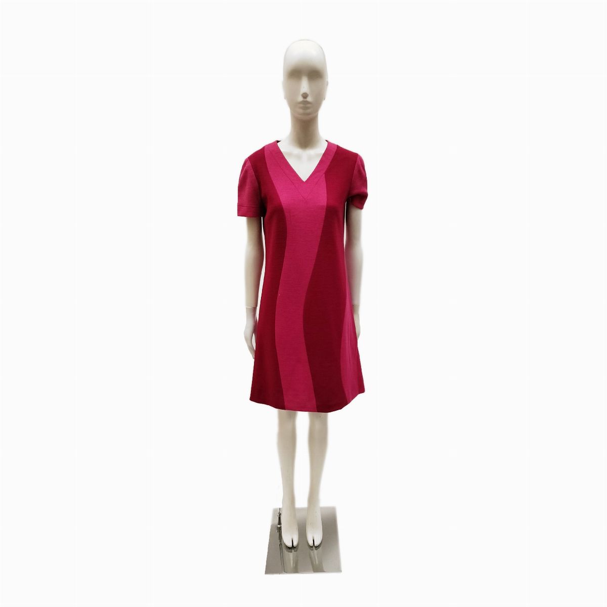 Mila Schon, due vestiti