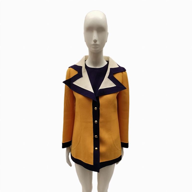 Mila Schon, Completo