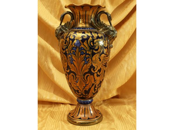 Amphora vase in luster-glazed terracotta, Gualdo Tadino