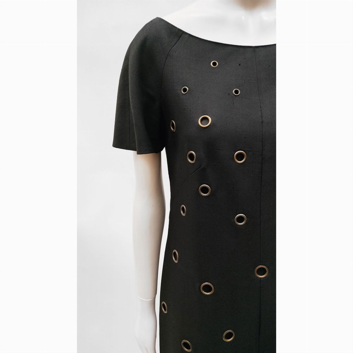 Shannon McLean, Abito corto in tessuto nero di lana e seta