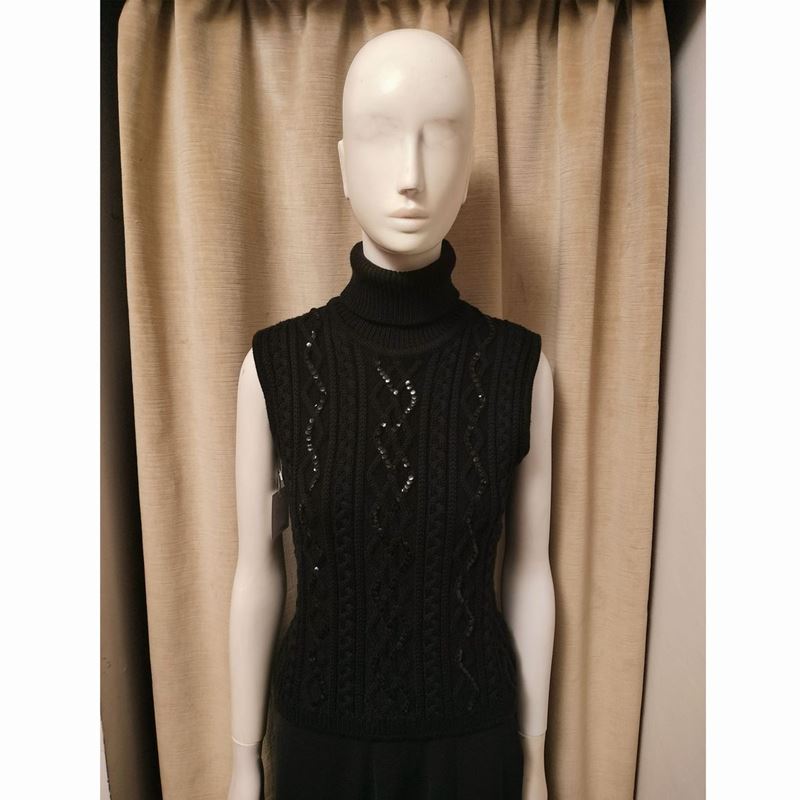 Yves Saint Laurent, Dolcevita in maglia di lana nera