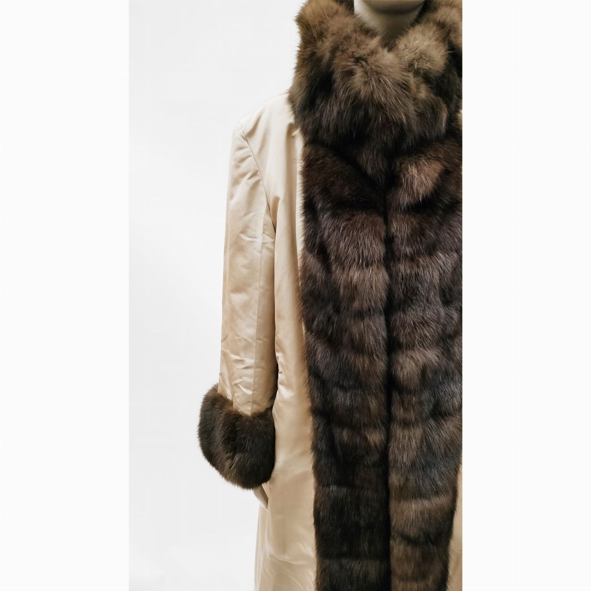 Christian Dior, Cappotto lungo in gros beige