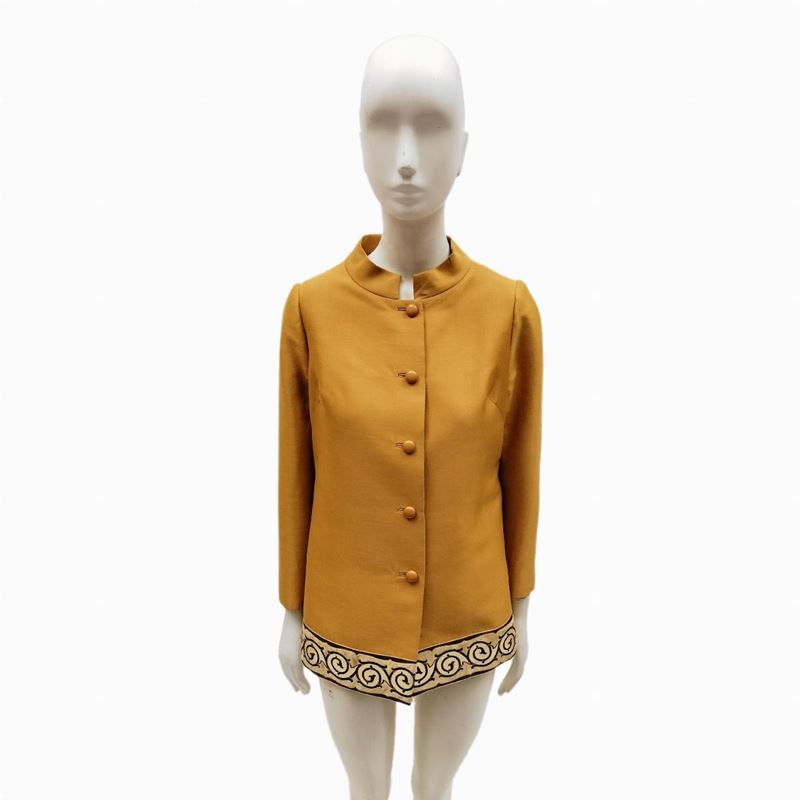 Completo sartoriale in tessuto senape