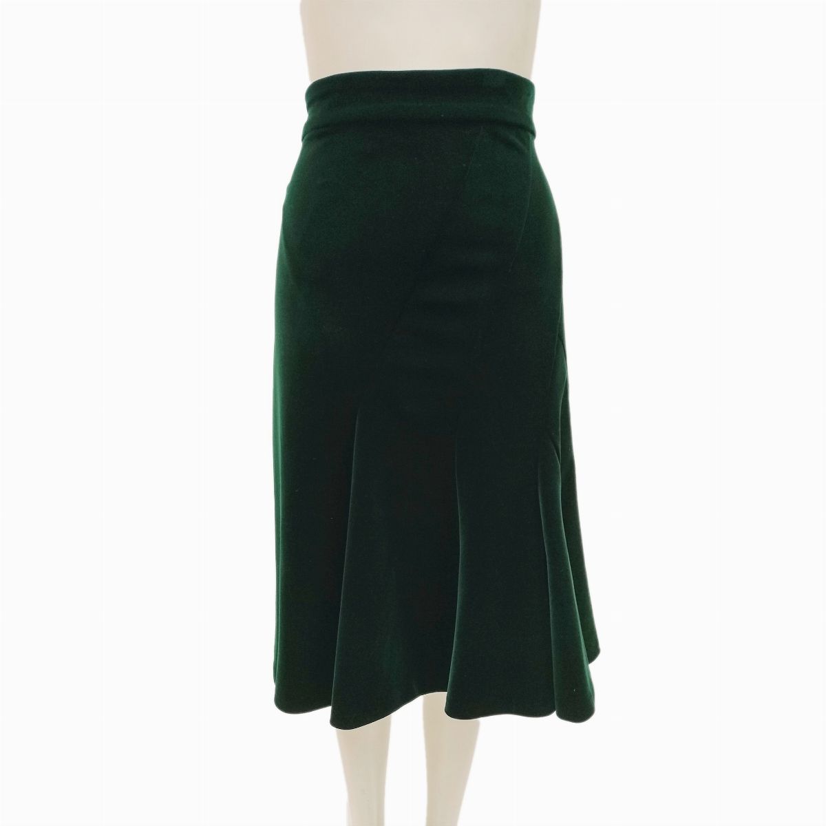 Quattro gonne tra cui Chanel e Valentino Boutique