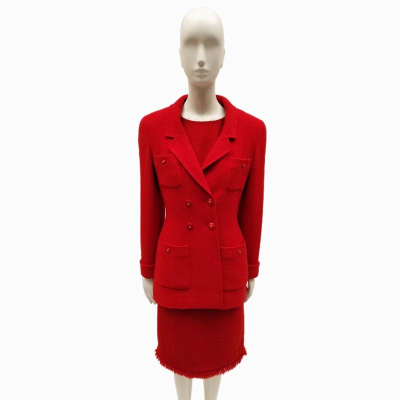 Chanel, Composé in tessuto di lana rosso