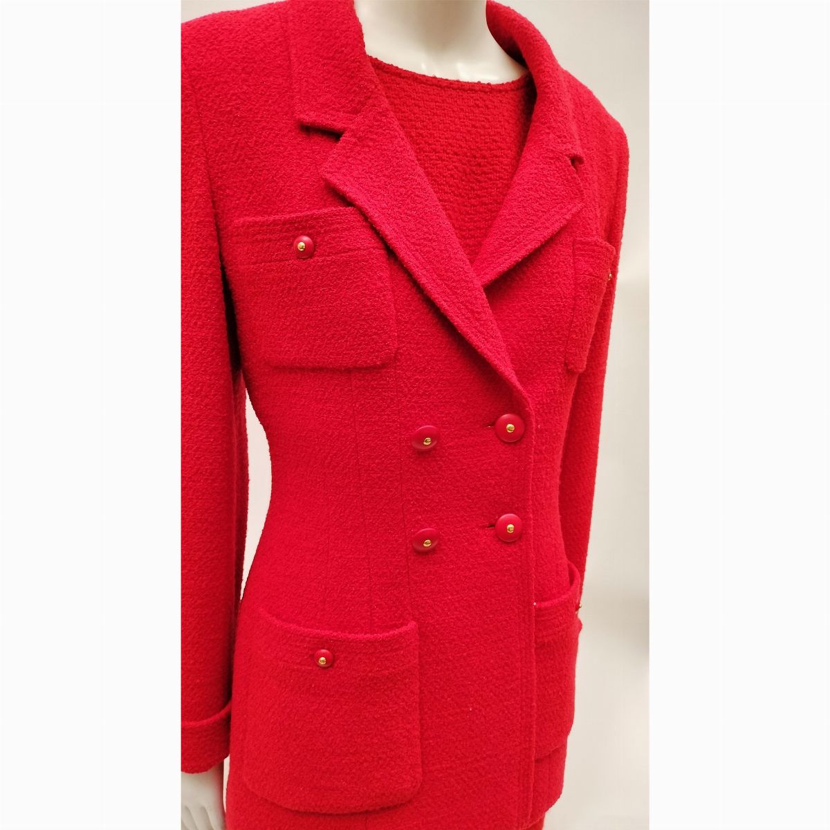 Chanel, Composé in tessuto di lana rosso