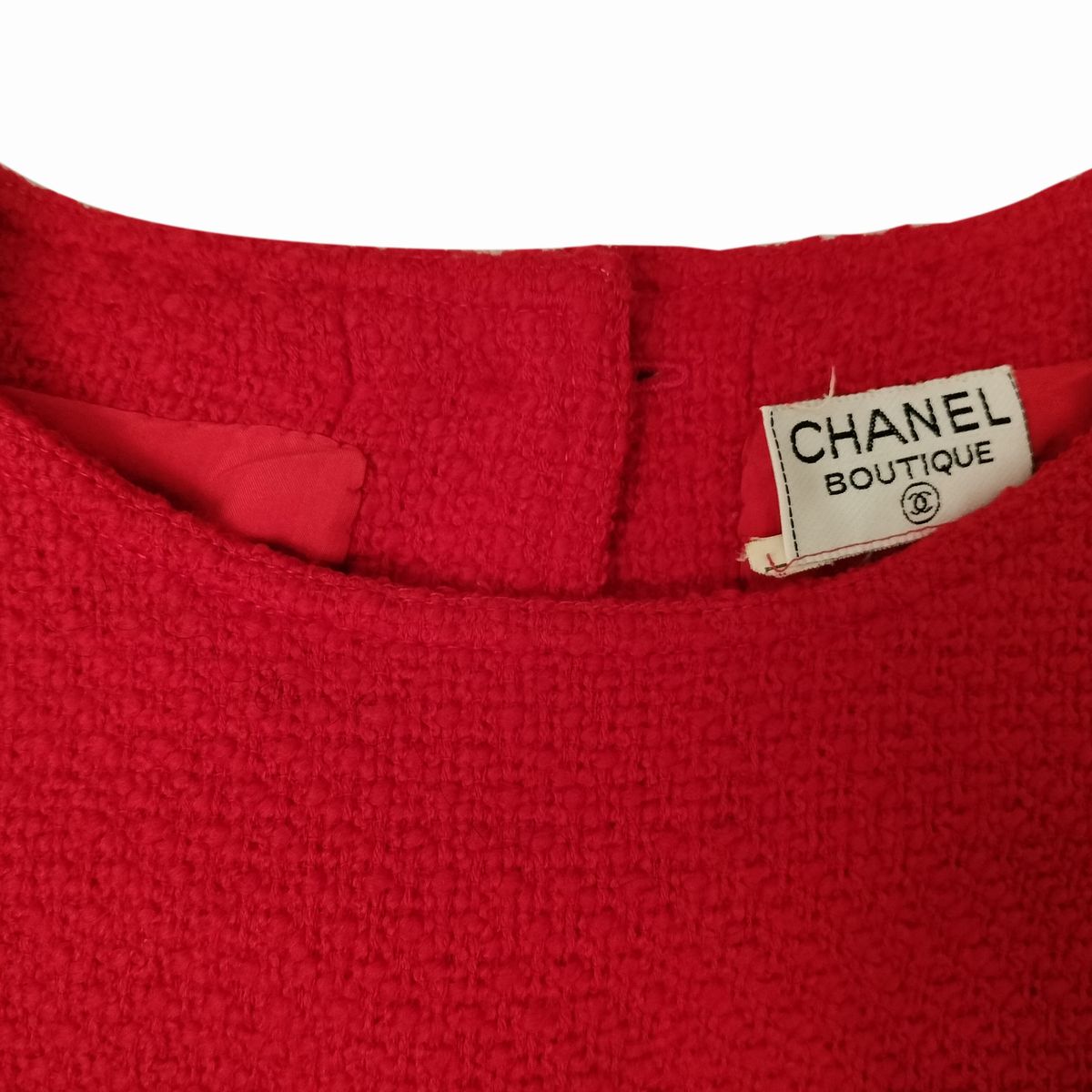 Chanel, Composé in tessuto di lana rosso