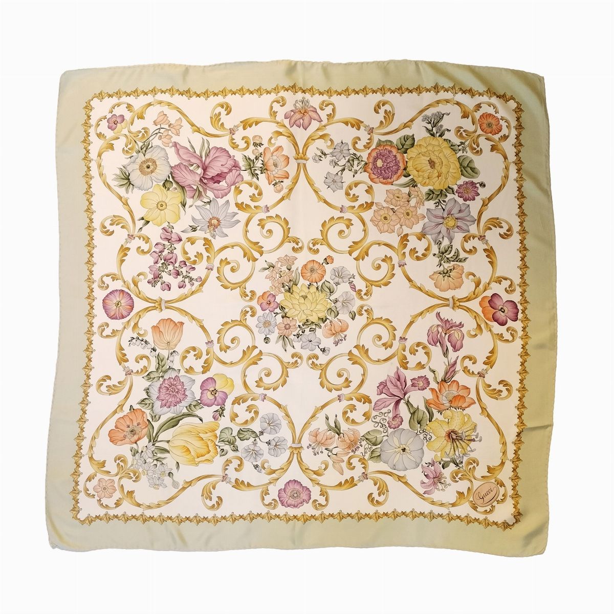 Gucci, Due Foulard in Seta