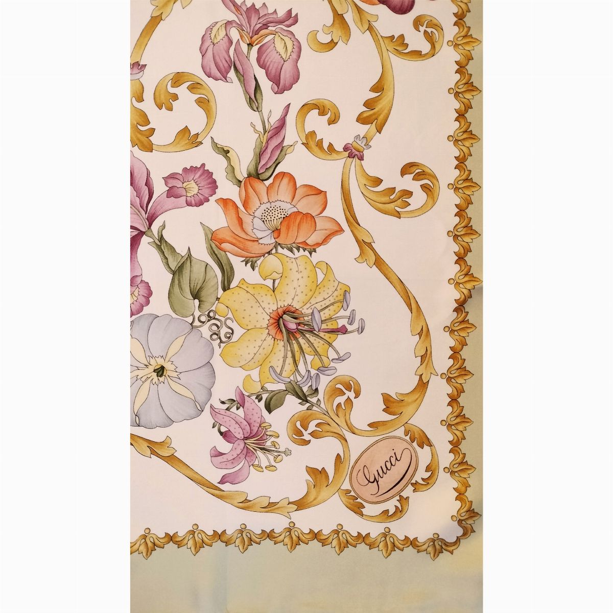 Gucci, Due Foulard in Seta