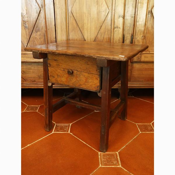 Tavolino a bischetto d'epoca