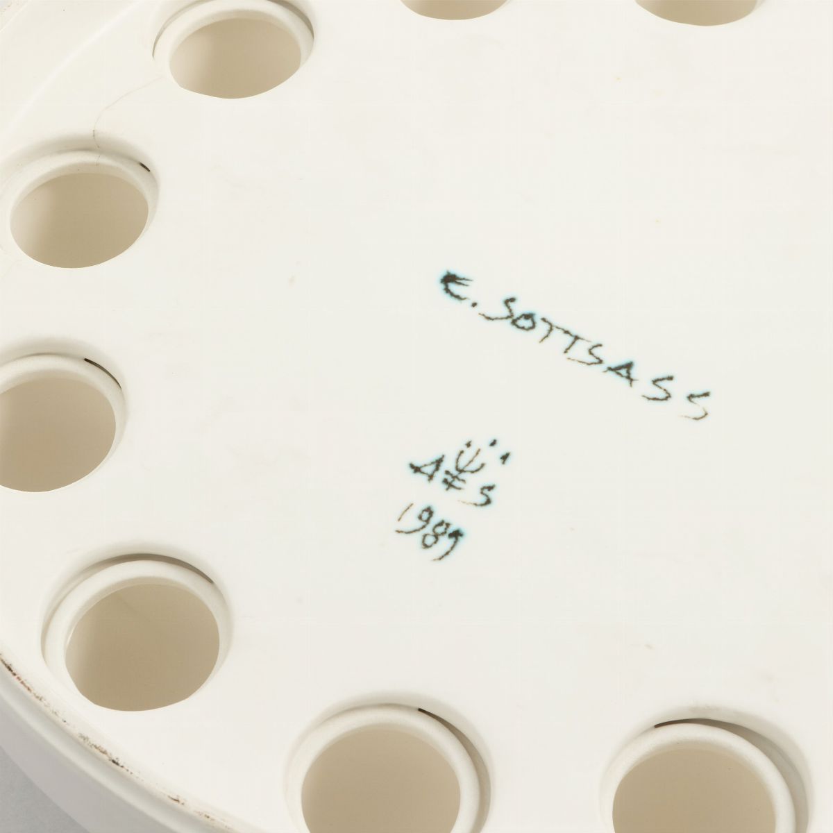 Fruttiera Sugar in ceramica, produzione Alessio Sarri 1989