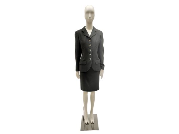 Mila Schon, Black suit in woolen cloth