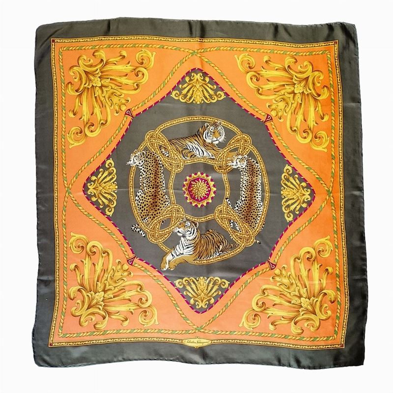 Salvatore Ferragamo, Foulard in Seta