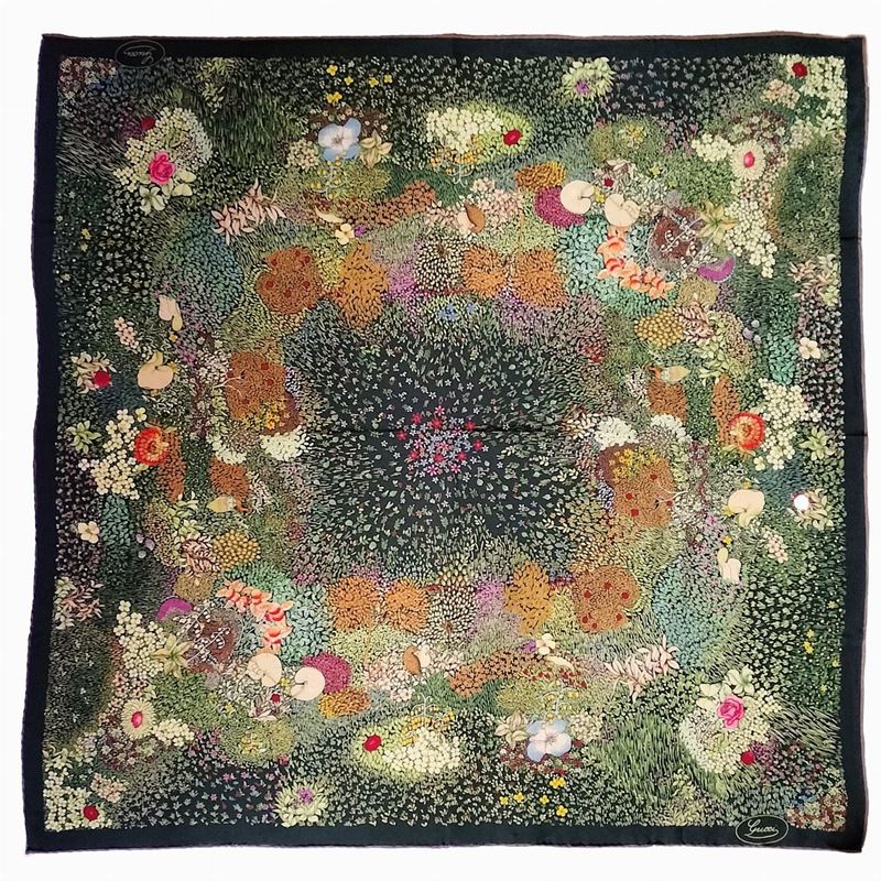 Gucci, Due Foulard in Seta