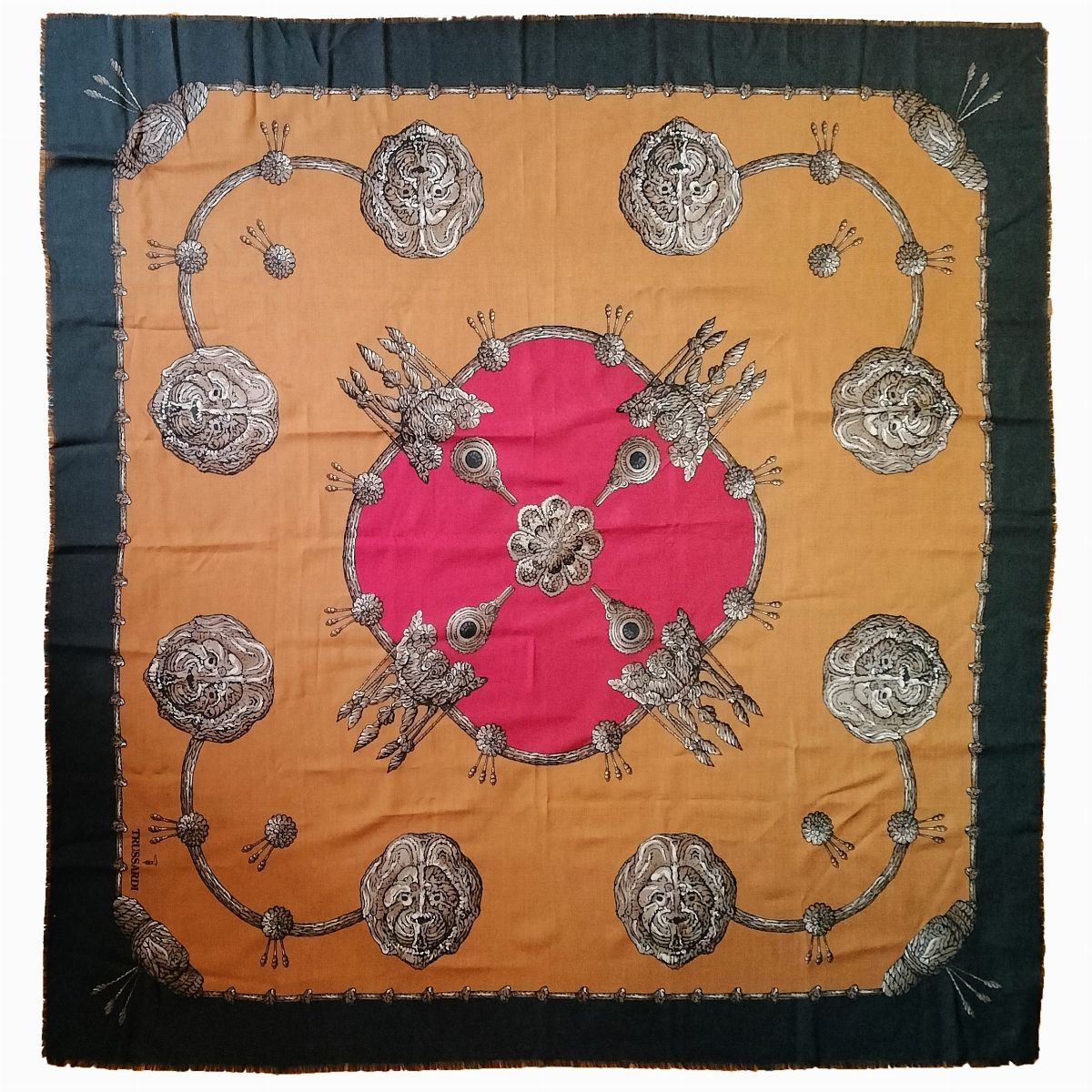 Gucci e Trussardi, Due Foulard in Lana