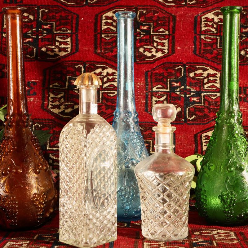 Assortimento di Bottiglie in Vetro da Collezione