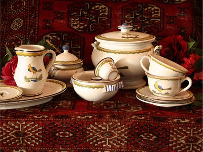 Assortimento di Accessori per la Tavola in Terraglia