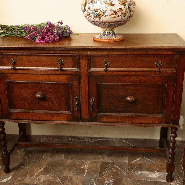 Oak sideboard  (England, early 20th century)  - Auction The art of furnishing - Maison Bibelot - Casa d'Aste Firenze - Milano