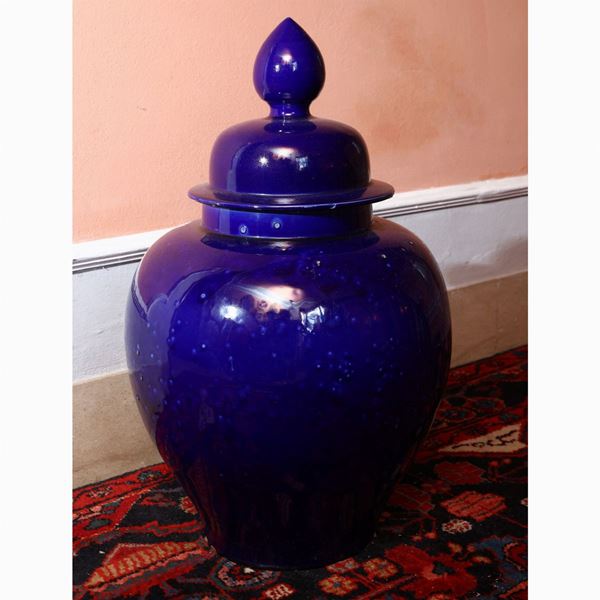 Grande vaso a potiche in terracotta smaltata blu