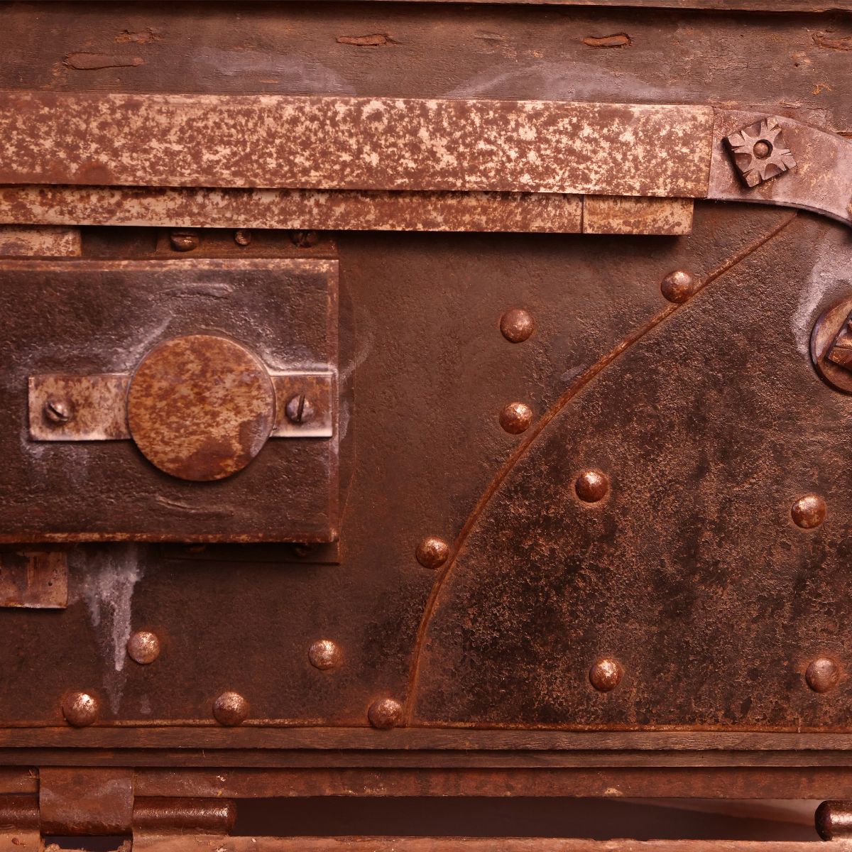 Antico Forziere in Legno Tenero