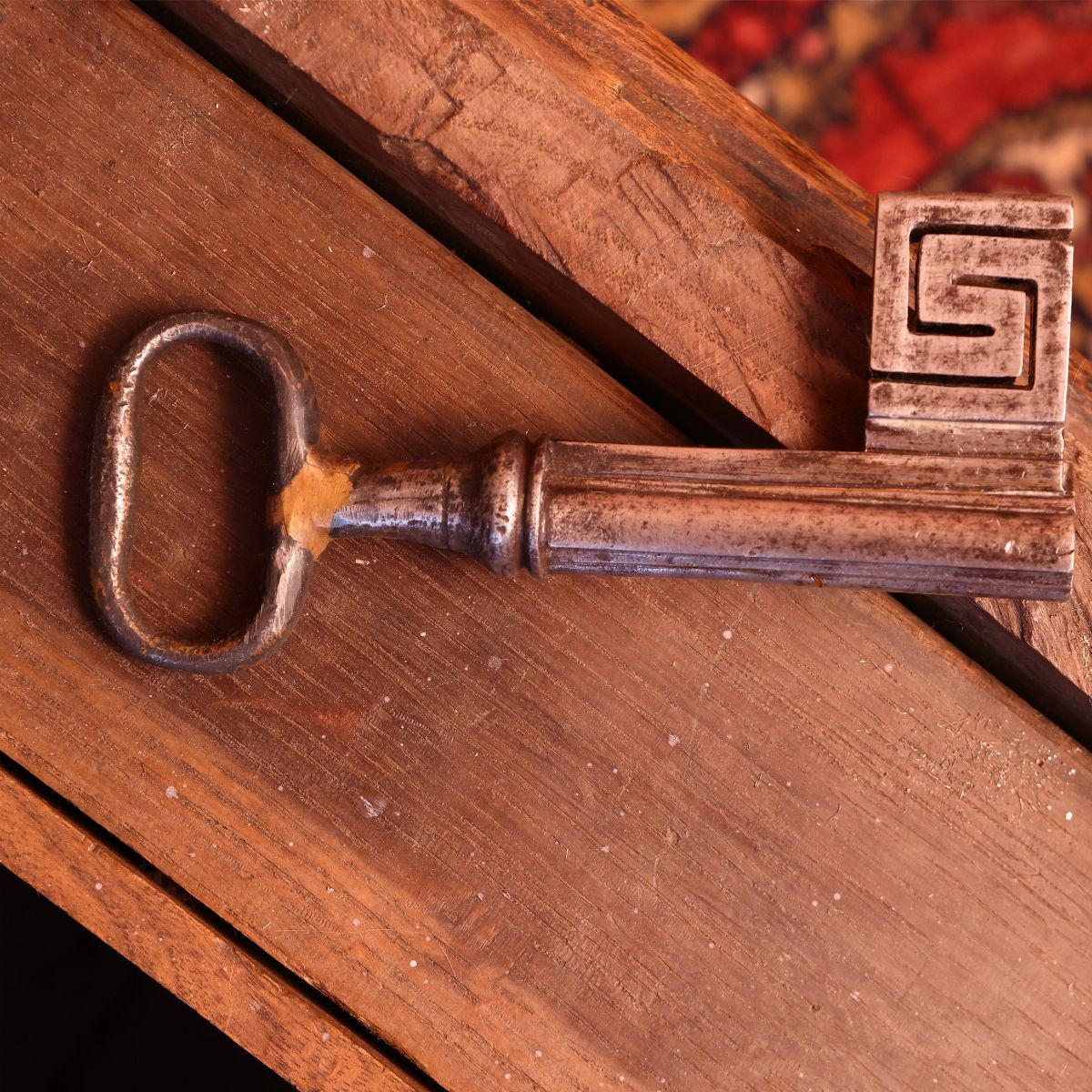 Antico Forziere in Legno Tenero