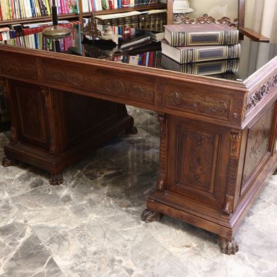 Scrivania a Banco da Centro in Noce