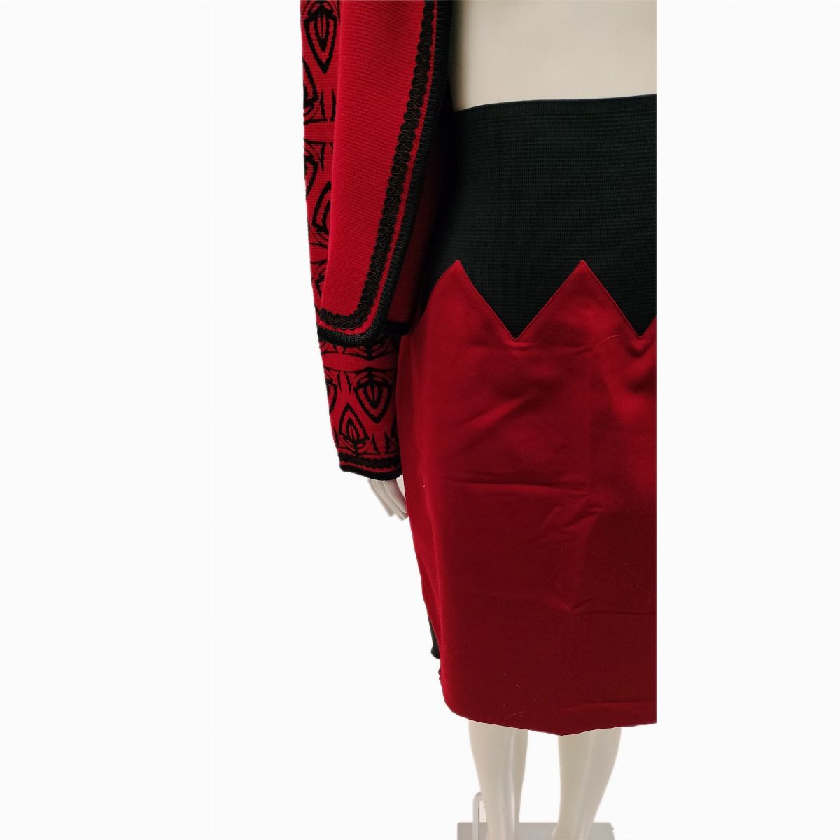 Jean Paul Gualtier, una maglia e una gonna