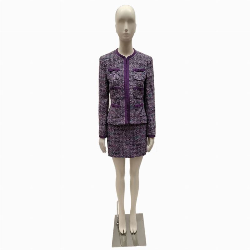 Escada, Tailleur Viola in Tessuto Bouclè