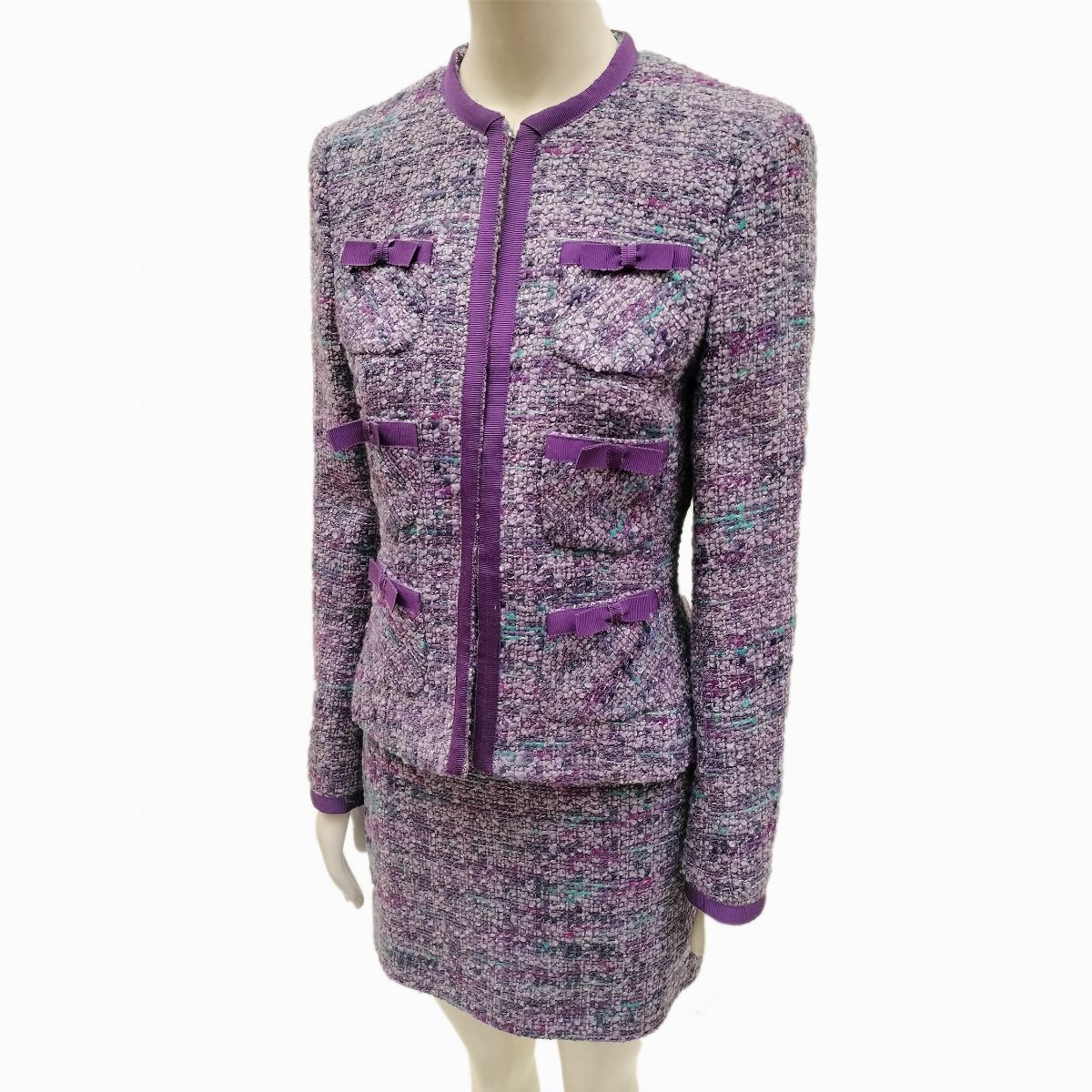 Escada, Tailleur Viola in Tessuto Bouclè