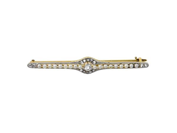 Yellow gold and silver bar brooch with diamonds and micropearls