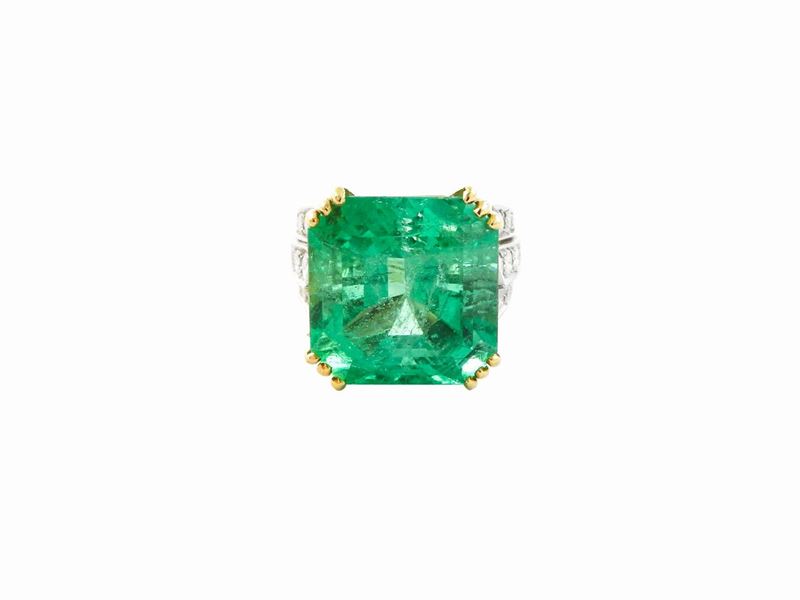 Anello in Oro Bianco e Giallo con Diamanti e Smeraldo