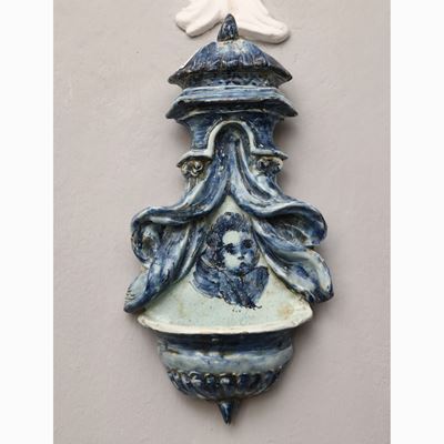 Coppia di Acquasantiere in Maiolica