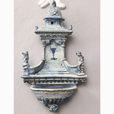 Coppia di Acquasantiere in Maiolica