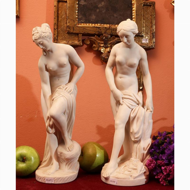 Due Figure Classiche Realizzate in Polvere di Marmo