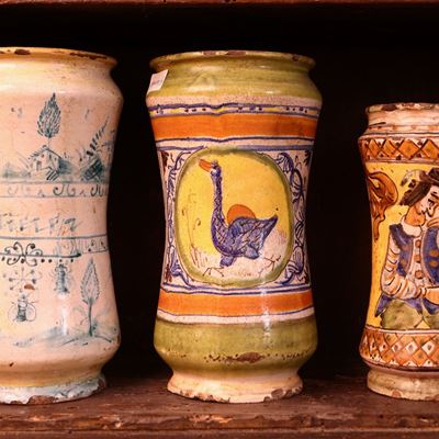Tre Albarelli in Maiolica