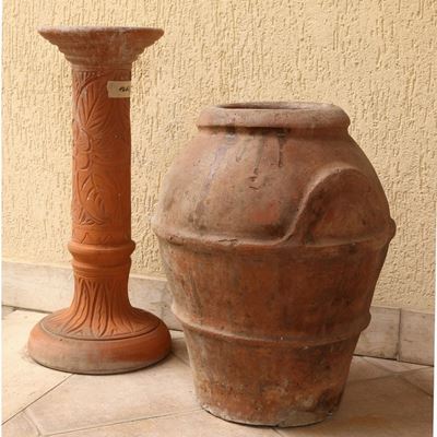 Due Complementi D'arredo da Giardino