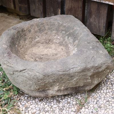 Antica Acquasantiera in Pietra Serena