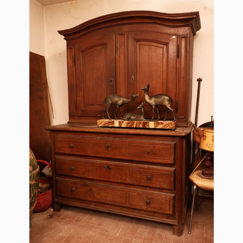 Credenza Rustica a Due Corpi in Noce