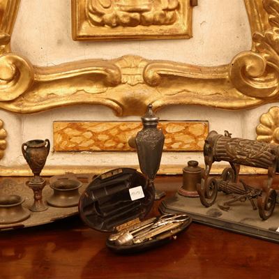 Lotto di Curiosità in Metallo